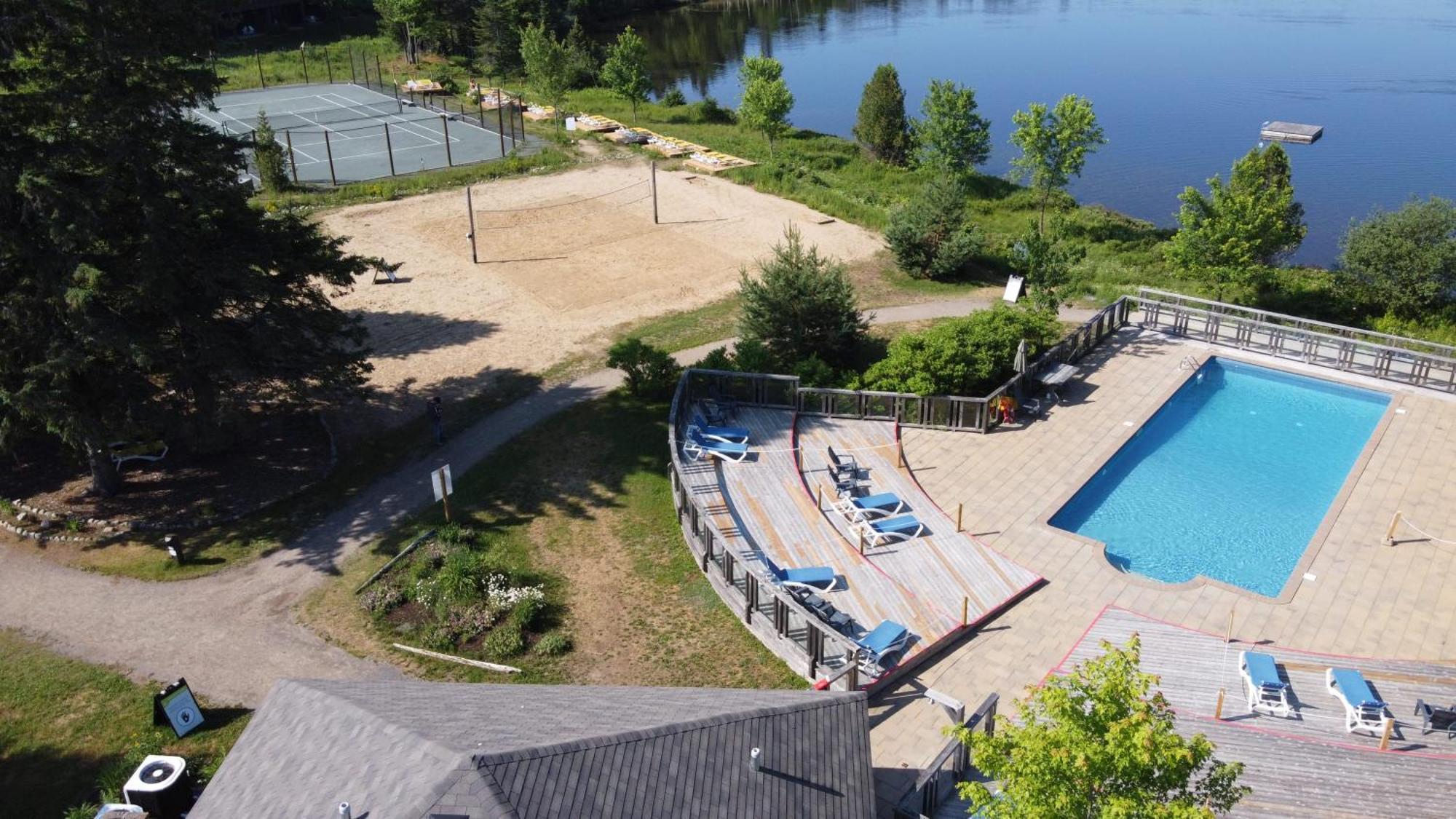 Lakefront Mountain View - Resort Loft Lac Superieur Exterior photo